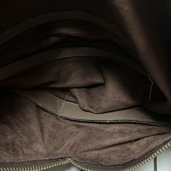 Elisa Atheniense Slouch Shoulder Bag with Tassels on Zippers. - Picture 4 of 6